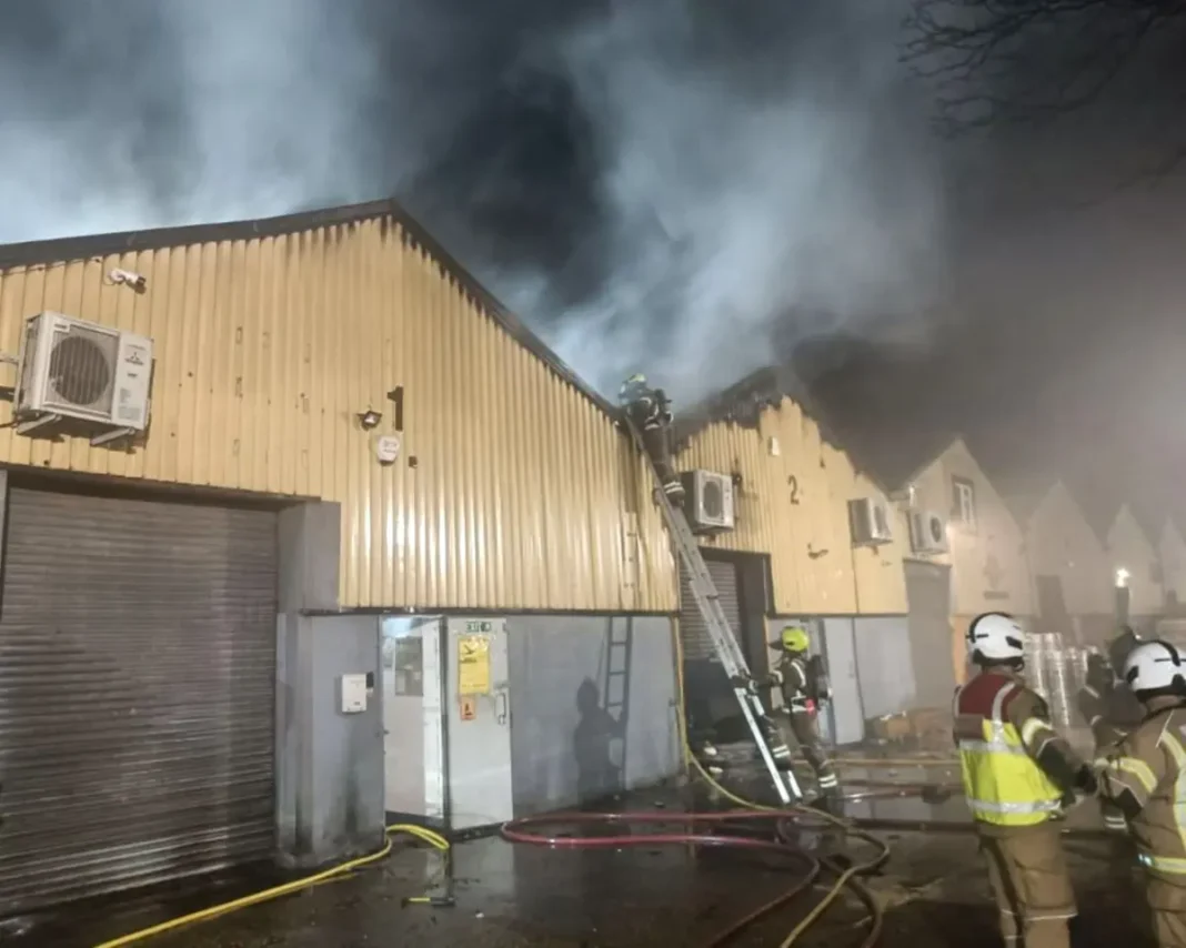 4000-1200x960.jpg Пожежа на складі в Лондоні