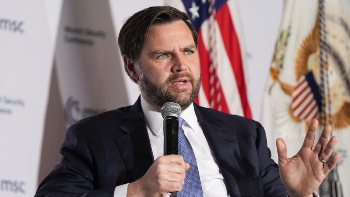 AP25127506515549 Джей Ді Венс