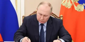 Путін підписує указ про розрив угоди зі США щодо знищення плутонію для ядерних боєголовок.