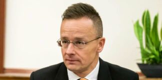 Петер Сіярто