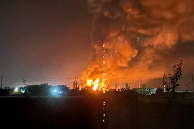 2025-07-27-01-33-26 Пожежа на електропідстанції у Волгоградській області