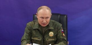 Путін в військовій формі