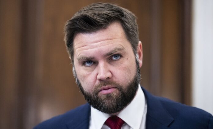 225100-1_large Віцепрезидент США Джей Ді Венс під час інтерв’ю Newsmax TV