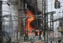 Російські удари пошкодили підстанції, важливі для ядерної безпеки України Пошкоджена енергетична підстанція після російського удару по Україні