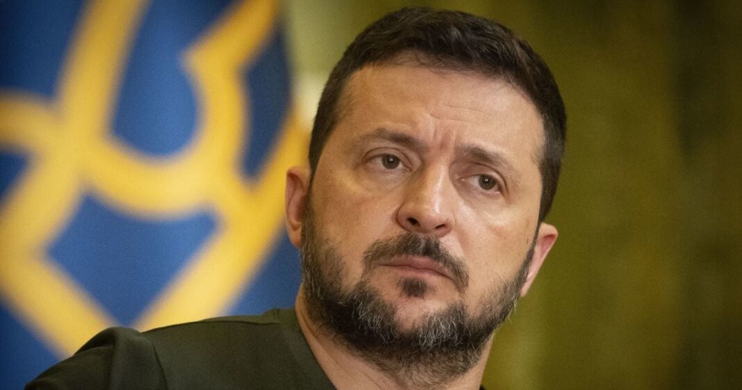 Володимир Зеленський під час звернення говорить про розвиток далекобійних засобів