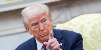 Дональд Трамп під час пресбрифінгу у Білому домі