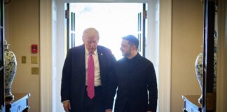 Дональд Трамп і Володимир Зеленський під час переговорів