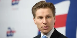 Міністр оборони Фінляндії Антті Хяккянен під час виступу у Гельсінкі.