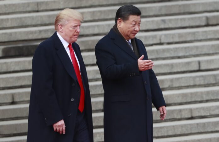 US and China to hold trade talks Президент США Дональд Трамп і голова КНР Сі Цзіньпін