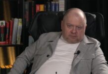 В Україні прогнозують тривалі відключення світла Олег Попенко під час інтерв’ю, де говорить про масштабні відключення електроенергії в Україні восени 2025 року.