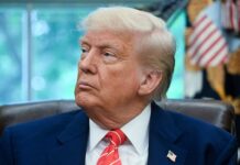 Трамп спростував дозвіл США для України на використання ракет далекої дії Президент США Дональд Трамп під час пресбрифінгу у Білому домі.