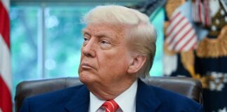 Президент США Дональд Трамп під час пресбрифінгу у Білому домі.