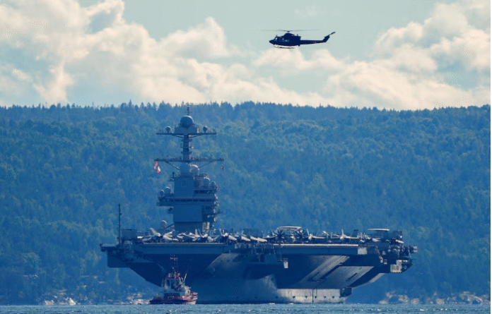 Screenshot_1 Американський авіаносець USS Gerald R. Ford у морі під час розгортання біля Південної Америки.
