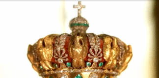 Корона, яку носила французька імператриця Євгенія, стала ціллю злодіїв під час пограбування музею Лувр у Парижі 19 жовтня 2025 року.