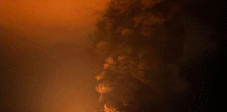 Потужна пожежа у Феодосії після удару дронів по нафтобазі