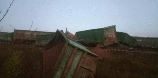 Пошкоджена залізниця під Токмаком після диверсії — потяг окупантів зійшов із колії