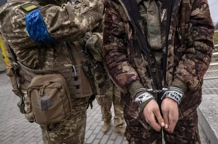 Ukraine-Russia_russian-prisoner_@Fadel-Senna-AFP-730x484 Українські військові 92-ї бригади захопили російських спецпризначенців ГРУ на Покровському напрямку.