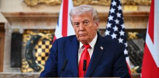 Дональд Трамп під час пресконференції