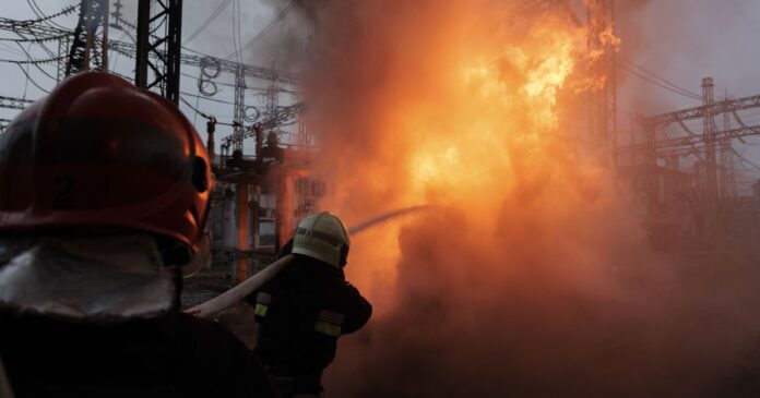 eaf79d4a08b2bde78ea67e38345acae0 Наслідки російського обстрілу теплоелектростанції ДТЕК