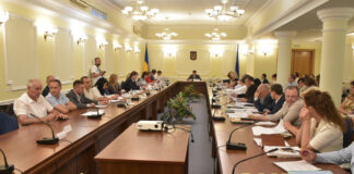 Народні депутати під час засідання профільного комітету Верховної Ради