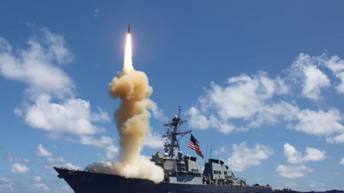 image Ракета Tomahawk на пусковій установці ВМС США