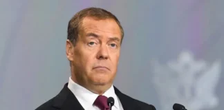 Дмитро Мєдвєдєв під час виступу, 2025 рік