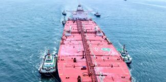 Танкер з російською нафтою