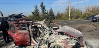 Місце удару дрона “Ланцет” у Краматорську, де загинули журналісти телеканалу Freedom.