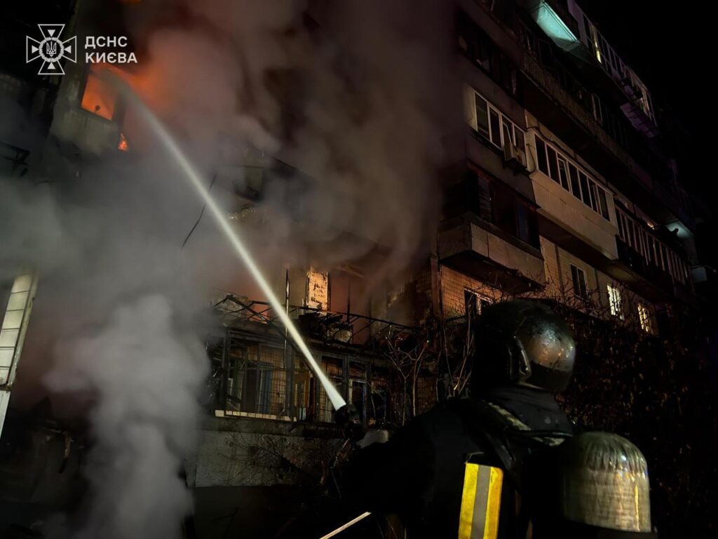 НІЧНА АТАКА ДРОНІВ НА КИЇВ: 3 ЗАГИБЛИХ, 29 ПОРАНЕНИХ 3 photo 2025 10 26 08 18 40