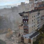 Вибух у Хмельницькому: постраждали п’ятеро, під завалами шукають людину