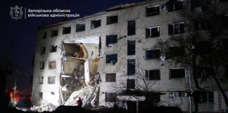 Пошкоджений гуртожиток після російського удару по Запоріжжю. Фото: Запорізька ОВА