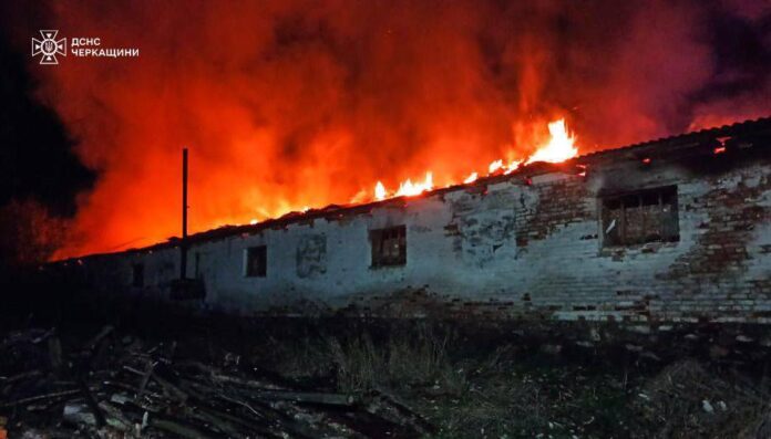 photo_2025-10-30_09-46-27 Будівля ферми у вогні після обстрілу на Черкащині