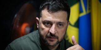 Президент України Володимир Зеленський під час брифінгу