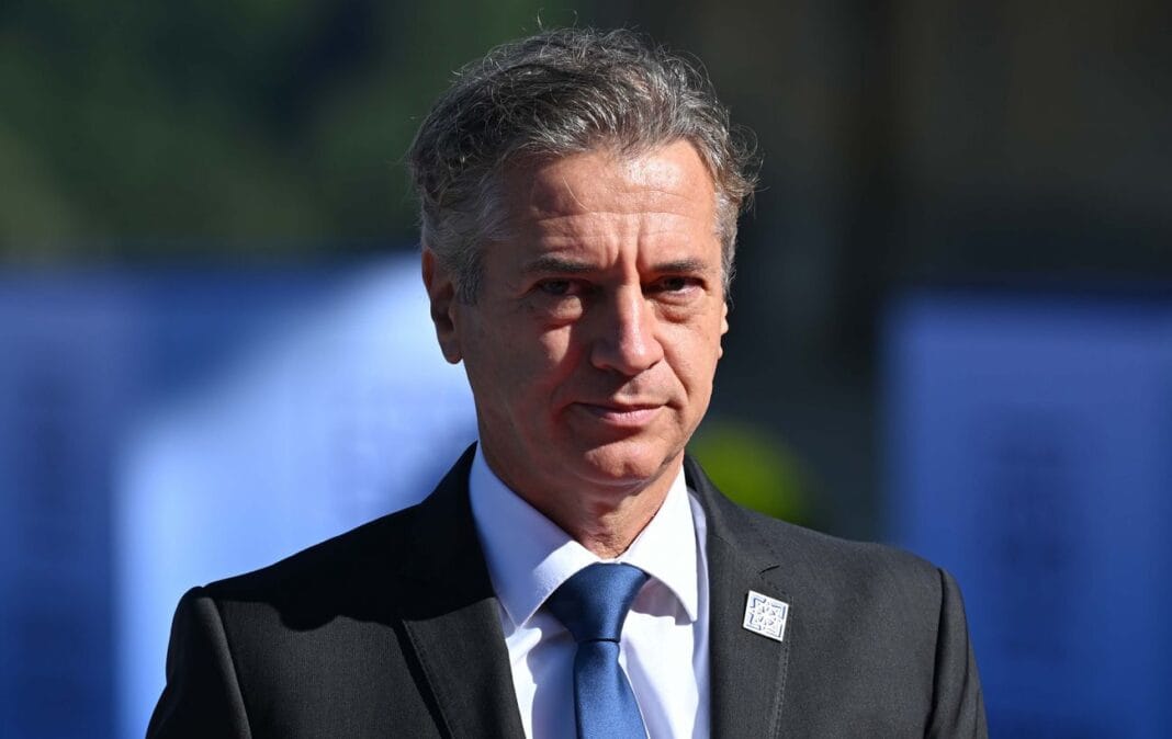 Robert Golob during a press conference on security and partnership.