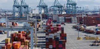 Контейнерний термінал у Китаї