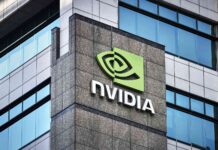 Логотип NVIDIA на будівлі компанії