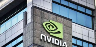 Логотип NVIDIA на будівлі компанії