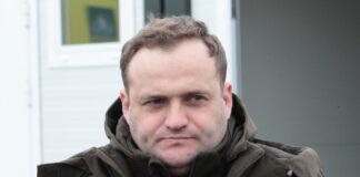 Олексій Кулеба під час урядового засідання в Києві.