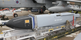 Літак із британськими крилатими ракетами Storm Shadow