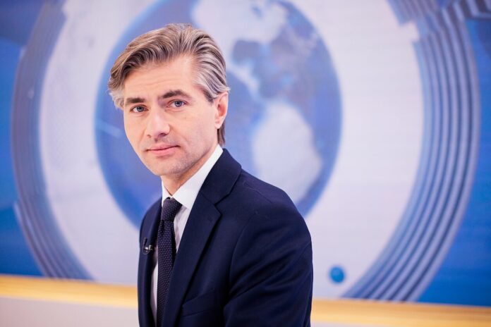 Очільник МЗС Литви Габріелюс Будріс під час виступу