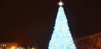Kyiv's main Christmas tree on St Sophia Square