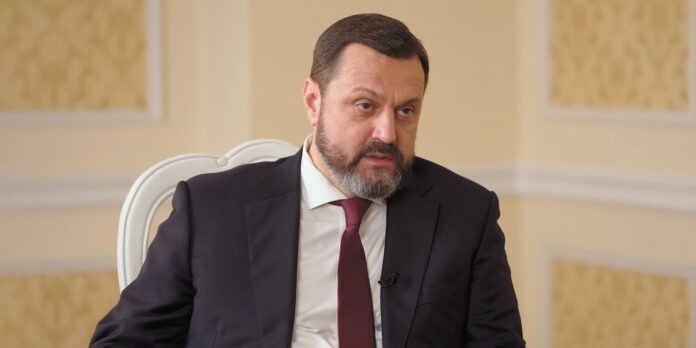 Офіс у центрі Києва, через який відмивали близько $100 млн — гроші пов’язують із родиною Андрія Деркача