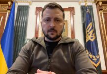 Володимир Зеленський під час звернення до громадян України