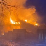 У Чернігові через падіння дрона загорівся приватний будинок