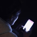 Думскролінг — нова ознака бідності