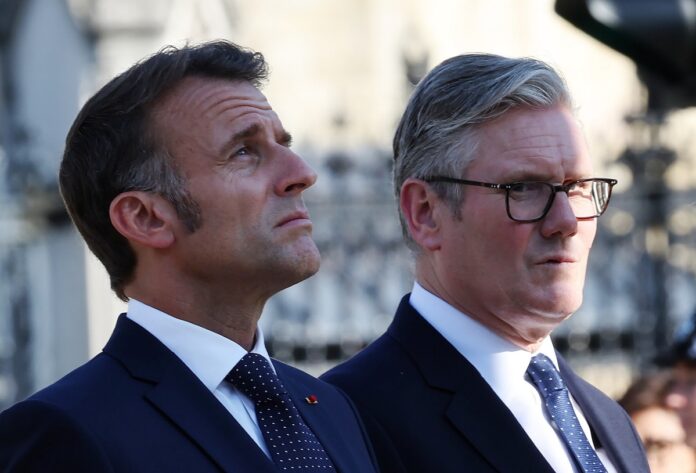 French President Emmanuel Macron visits Britain Президент Франції Емманюель Макрон оголошує про створення міжнародної робочої групи