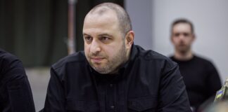 Рустем Умєров під час переговорів із американськими представниками