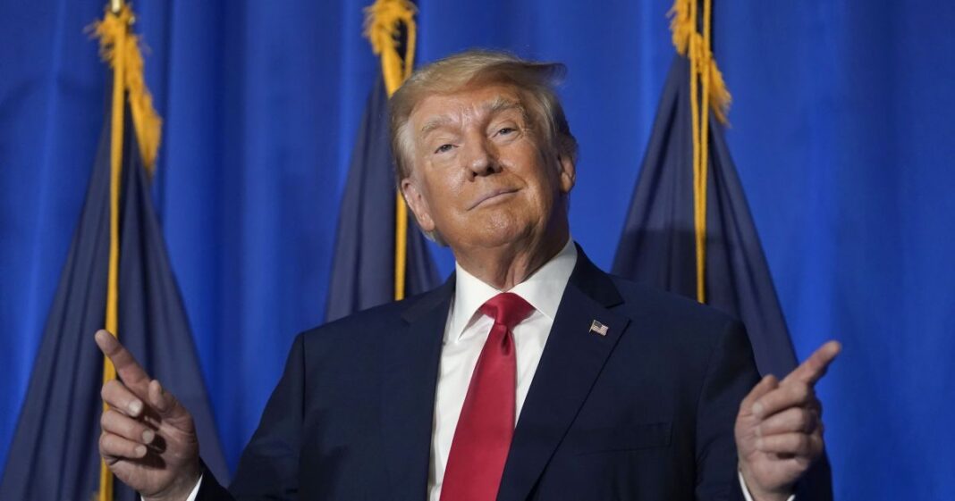 Дональд Трамп під час виступу у Вашингтоні, де оголосив про програму «тарифної дивіденди»