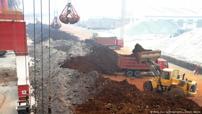 Завод з обробки рідкоземельних елементів у Китаї