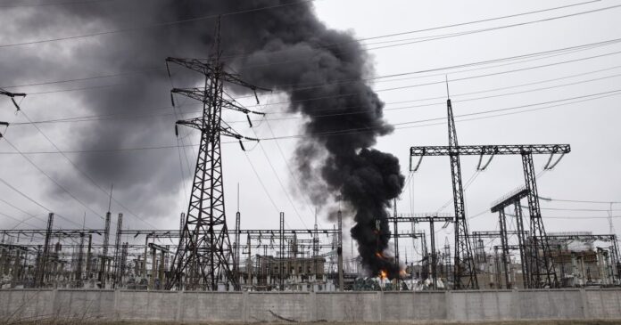 Наслідки обстрілу енергетичного об’єкта на сході України